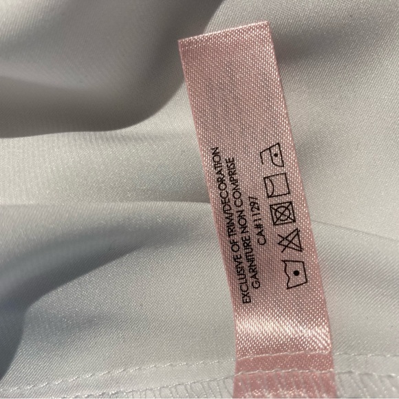 La Senza satin kimono robe with lace - Picture 7 of 8